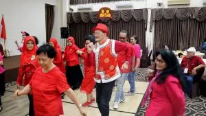 Ratusan 