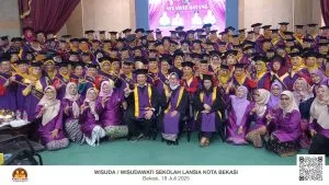Wisuda Ratusan S1 usia Senja Dari 