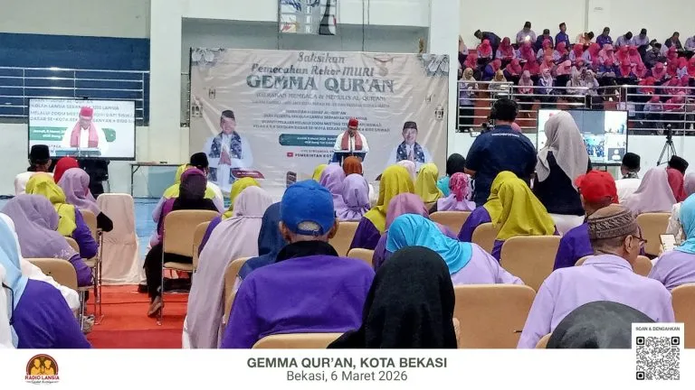Cetak Sejarah! Lansia Kota Bekasi Menulis Mushaf Al-Qur'an Dan Raih Rekor MURI di HUT Ke-29