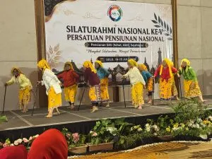 377 Pensiunan dari…
